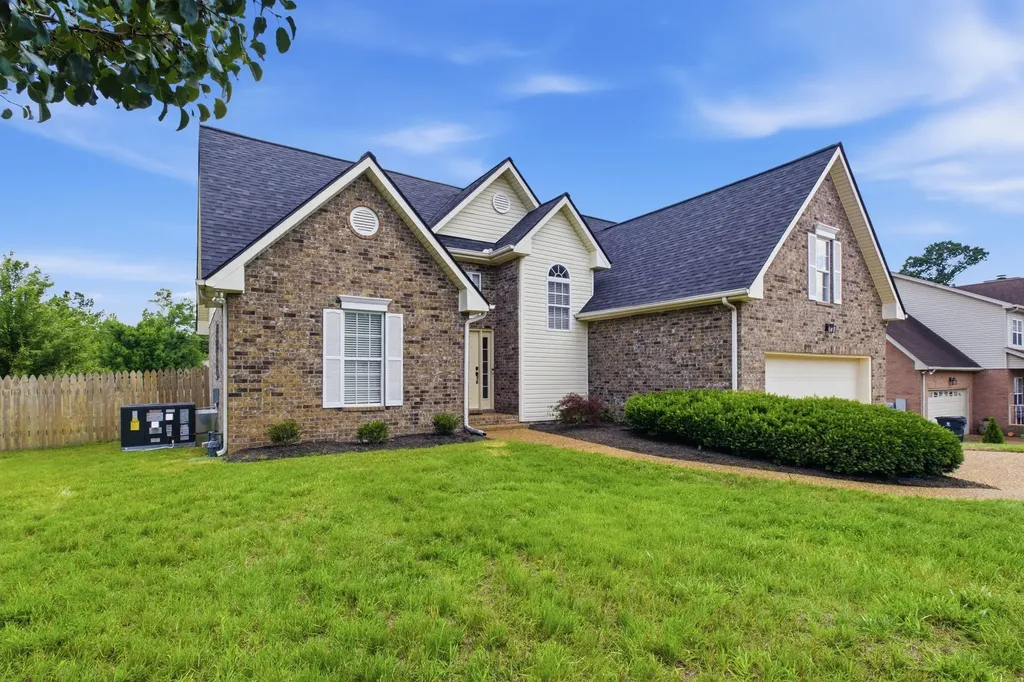 701 Pinehurst Point Mount Juliet TN 37122