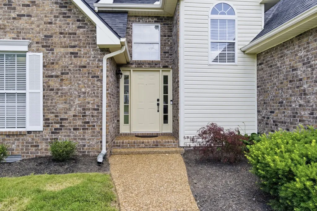 701 Pinehurst Point Mount Juliet TN 37122
