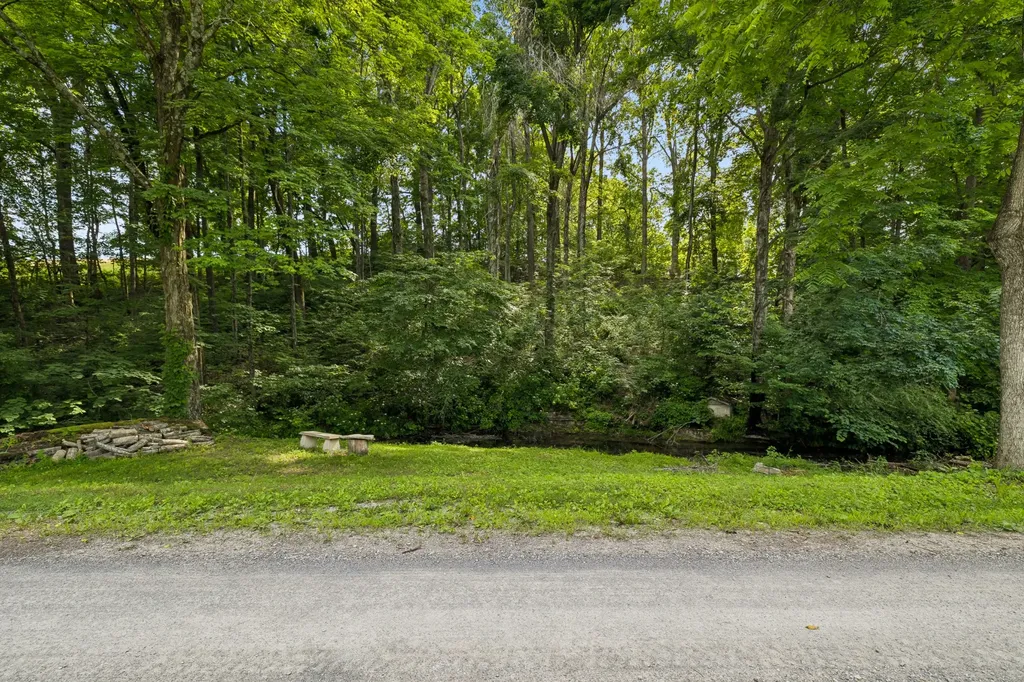 698 Tooley Branch Road Westmoreland TN 37186