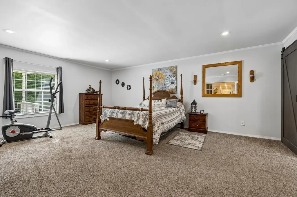 698 Tooley Branch Road Westmoreland TN 37186