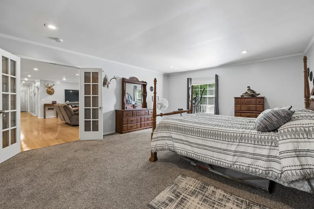 698 Tooley Branch Road Westmoreland TN 37186