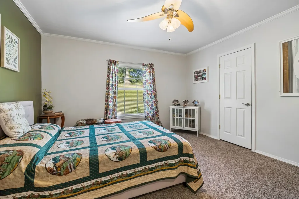 698 Tooley Branch Road Westmoreland TN 37186