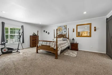 698 Tooley Branch Road Westmoreland TN 37186