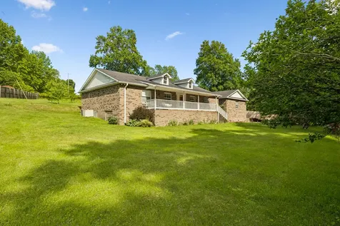 698 Tooley Branch Road Westmoreland TN 37186