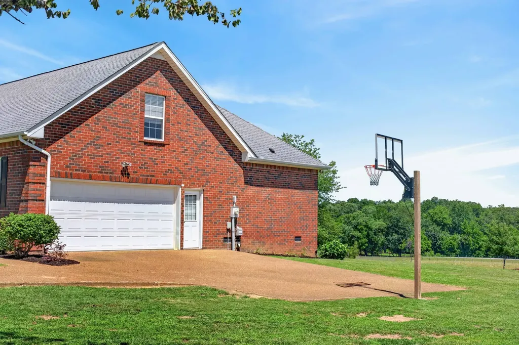 106 Overlook Court Portland TN 37148