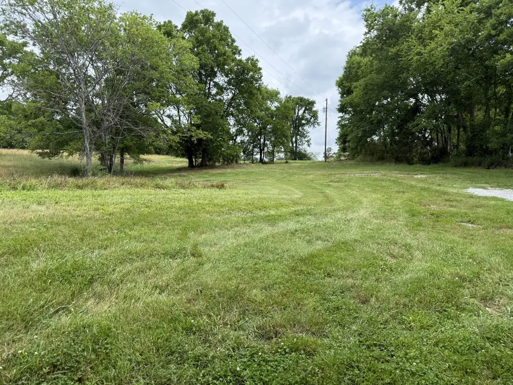2 Old Highway 25 Hartsville TN 37074