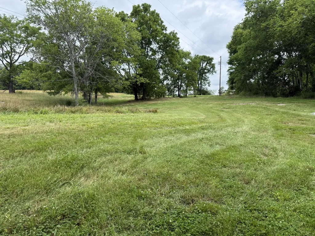 2 Old Highway 25 Hartsville TN 37074