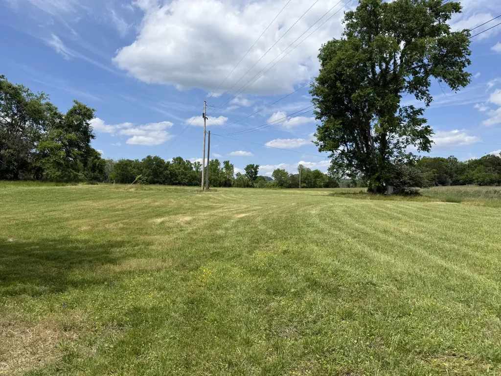2 Old Highway 25 Hartsville TN 37074