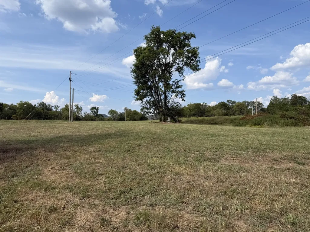 2 Old Highway 25 Hartsville TN 37074