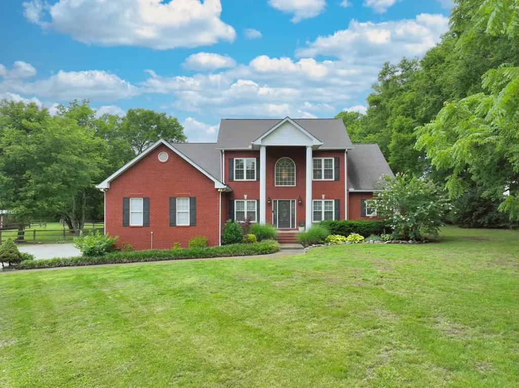 107 Greenfield Lane Castalian Springs TN 37031