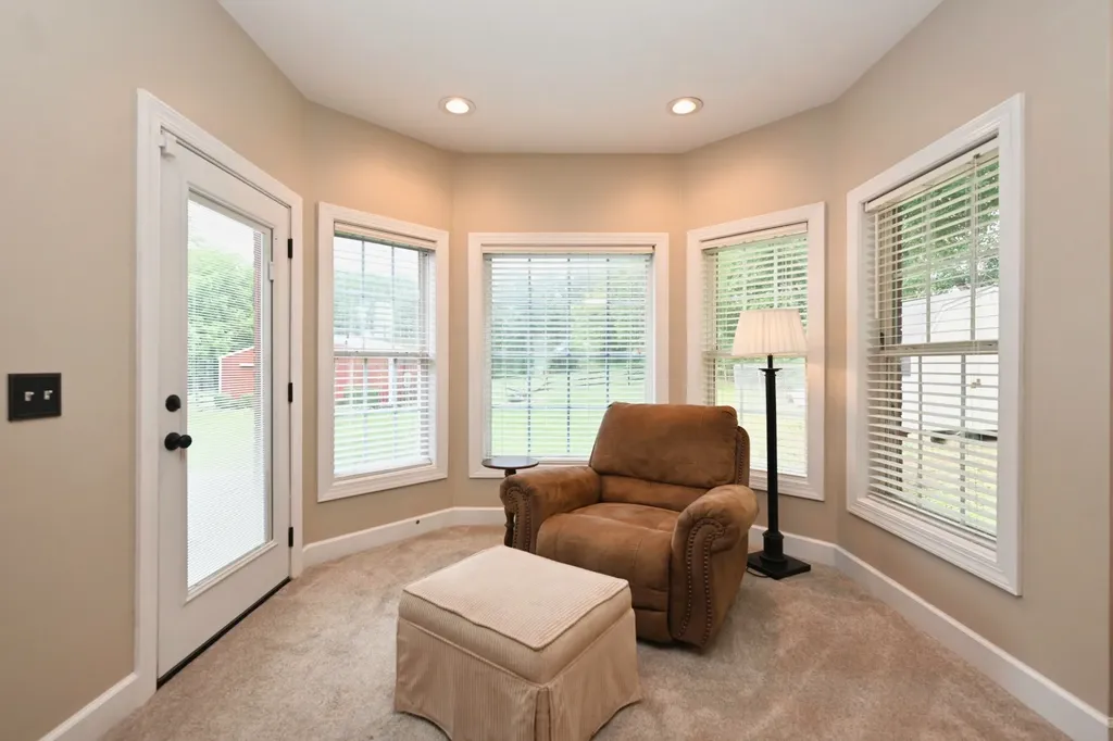 107 Greenfield Lane Castalian Springs TN 37031