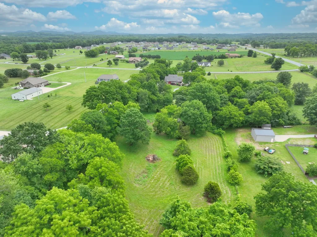107 Greenfield Lane Castalian Springs TN 37031