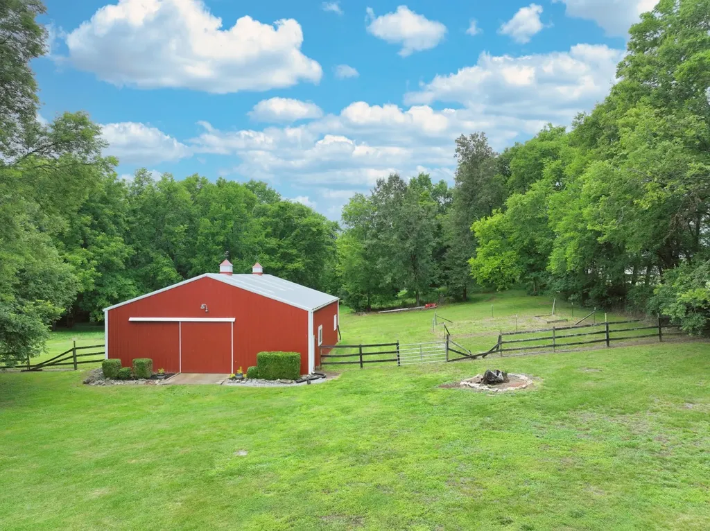 107 Greenfield Lane Castalian Springs TN 37031
