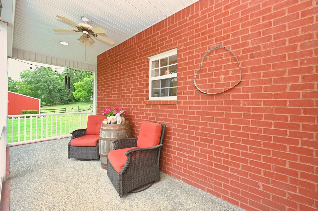 107 Greenfield Lane Castalian Springs TN 37031