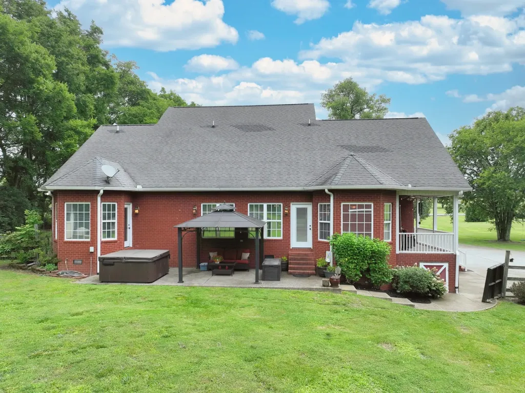 107 Greenfield Lane Castalian Springs TN 37031