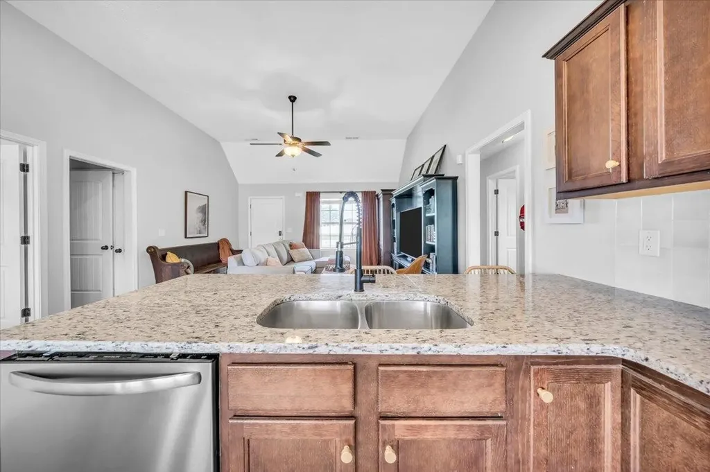 2605 Auldridge Drive Christiana TN 37037