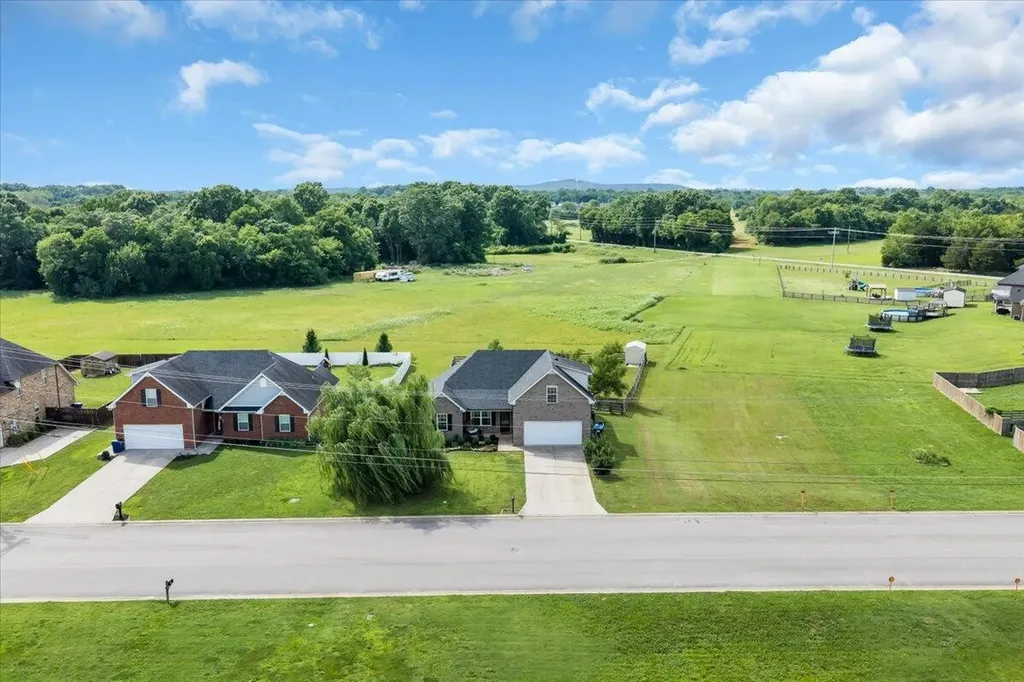 2605 Auldridge Drive Christiana TN 37037