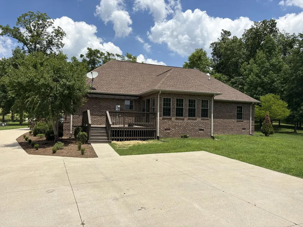 11015 Highway 52, W Westmoreland TN 37186