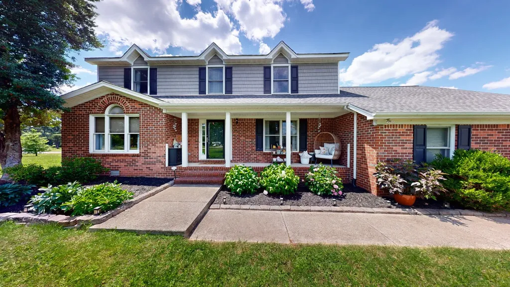7770 Bridlewood Drive Christiana TN 37037