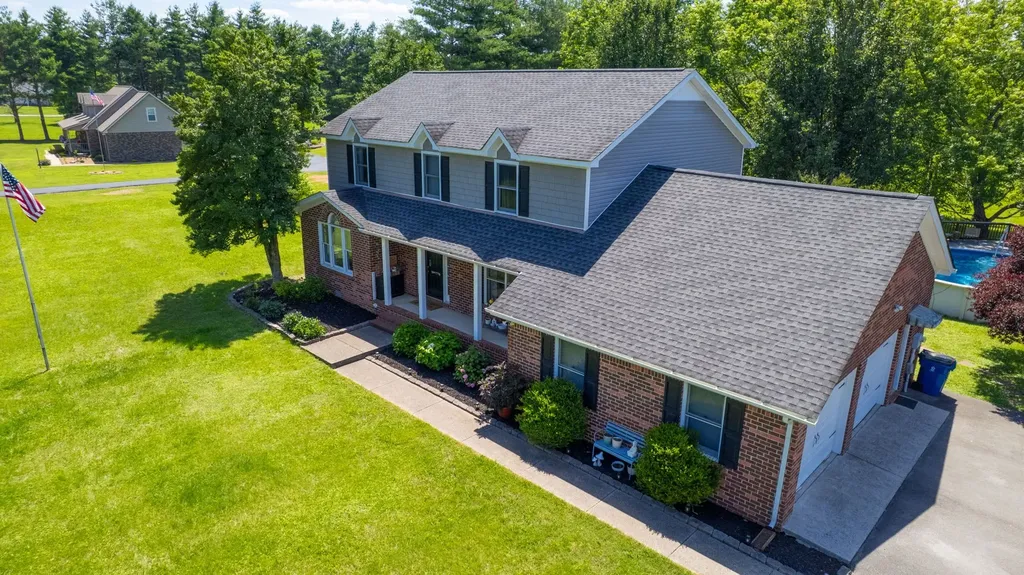 7770 Bridlewood Drive Christiana TN 37037