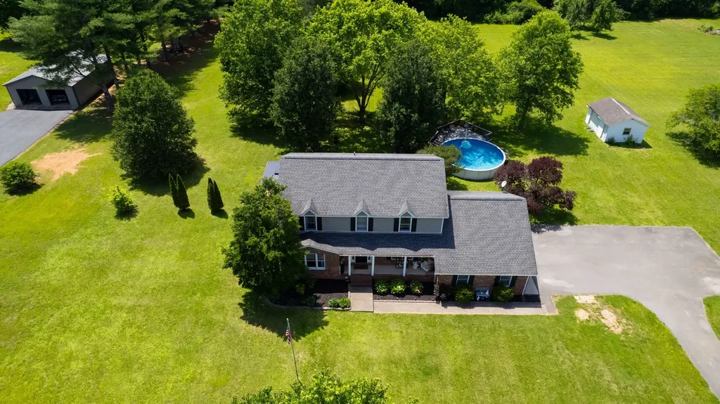 7770 Bridlewood Drive Christiana TN 37037