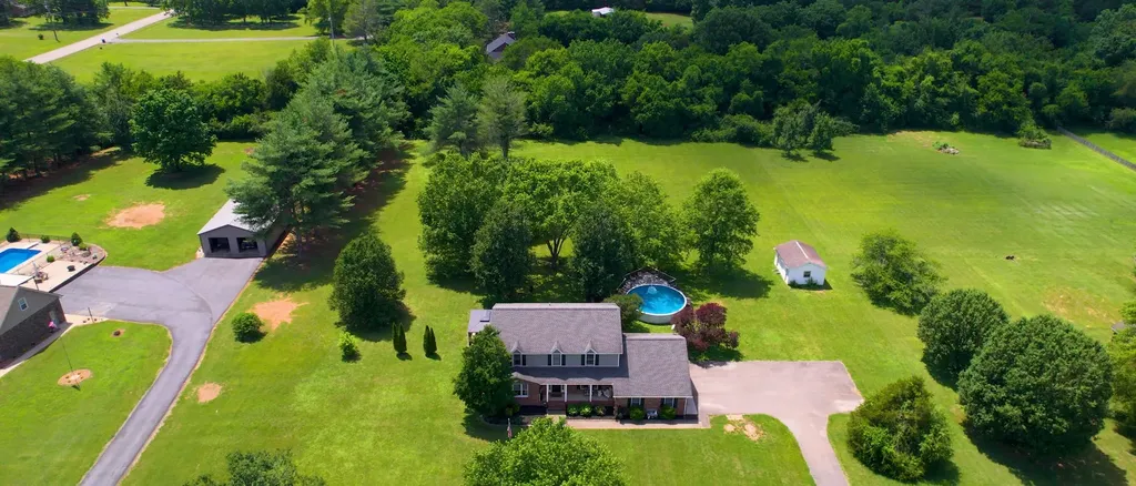 7770 Bridlewood Drive Christiana TN 37037