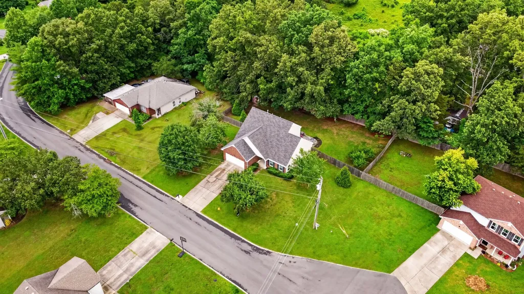 7300 Hidden Lake Circle Fairview TN 37062