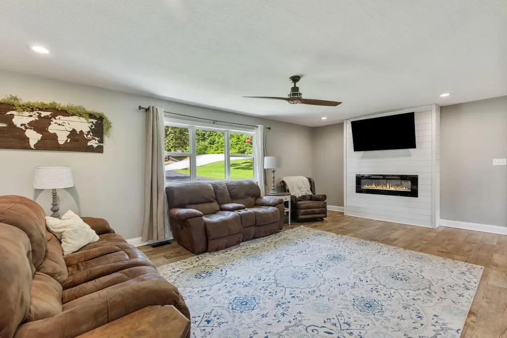 2430 Walnut Drive, NW Cleveland TN 37311