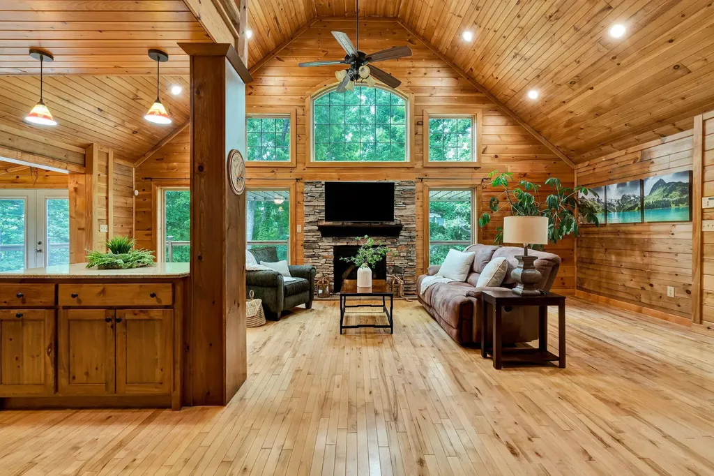 176 Rivers Edge Lane Benton TN 37307