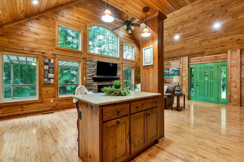 176 Rivers Edge Lane Benton TN 37307