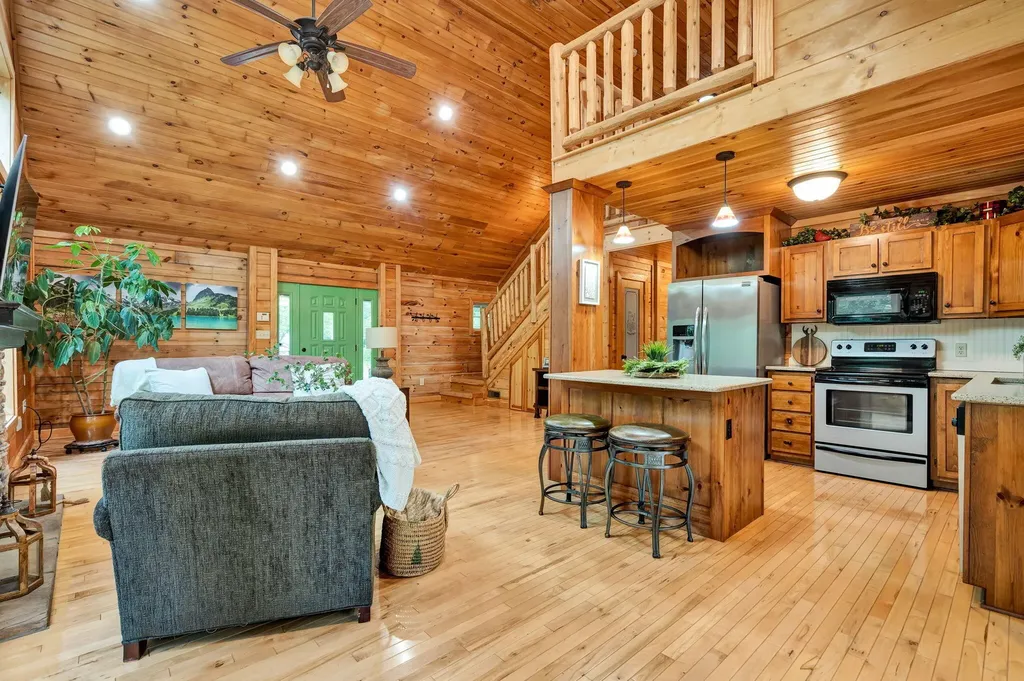 176 Rivers Edge Lane Benton TN 37307