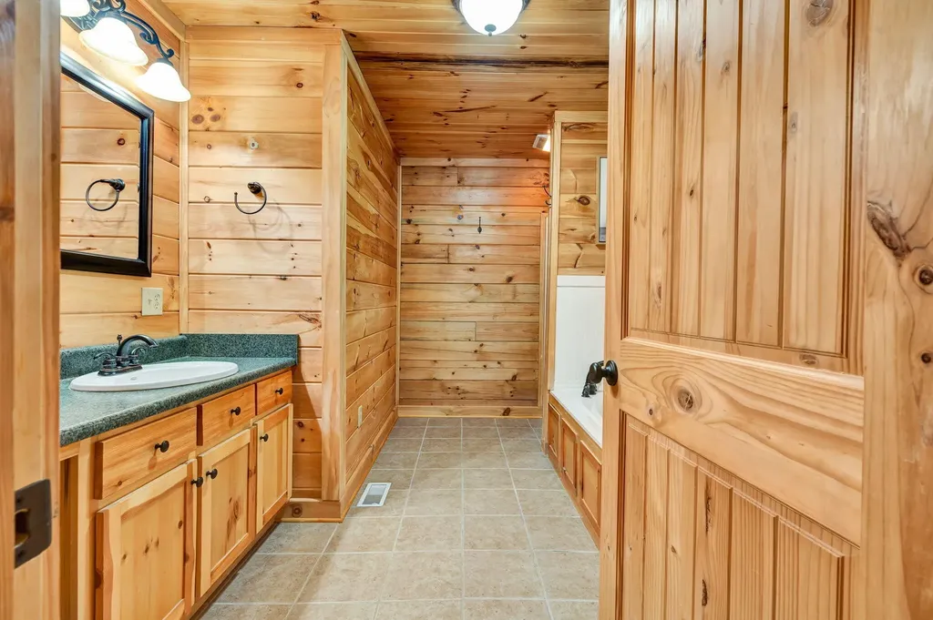 176 Rivers Edge Lane Benton TN 37307