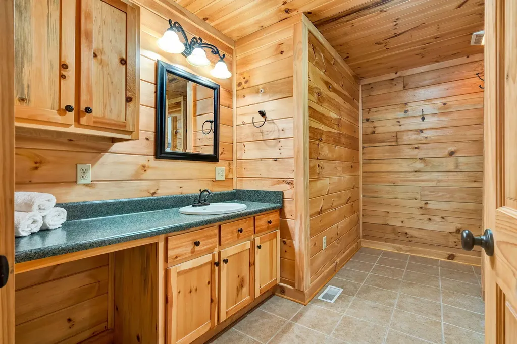 176 Rivers Edge Lane Benton TN 37307