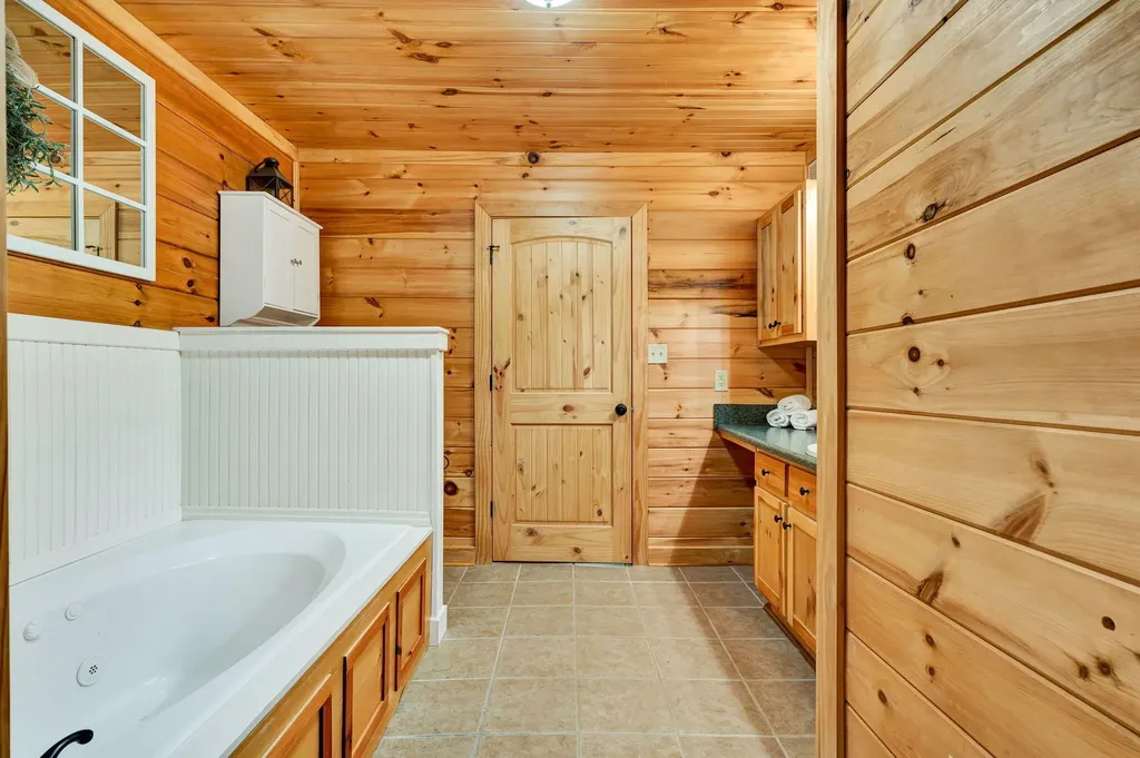 176 Rivers Edge Lane Benton TN 37307