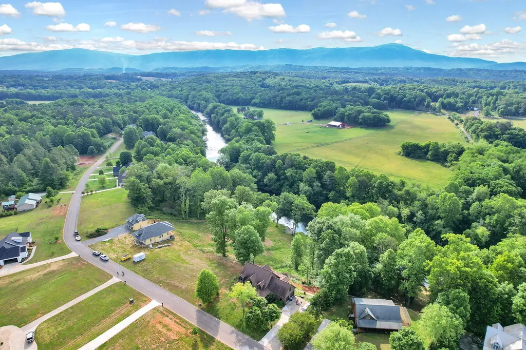 176 Rivers Edge Lane Benton TN 37307
