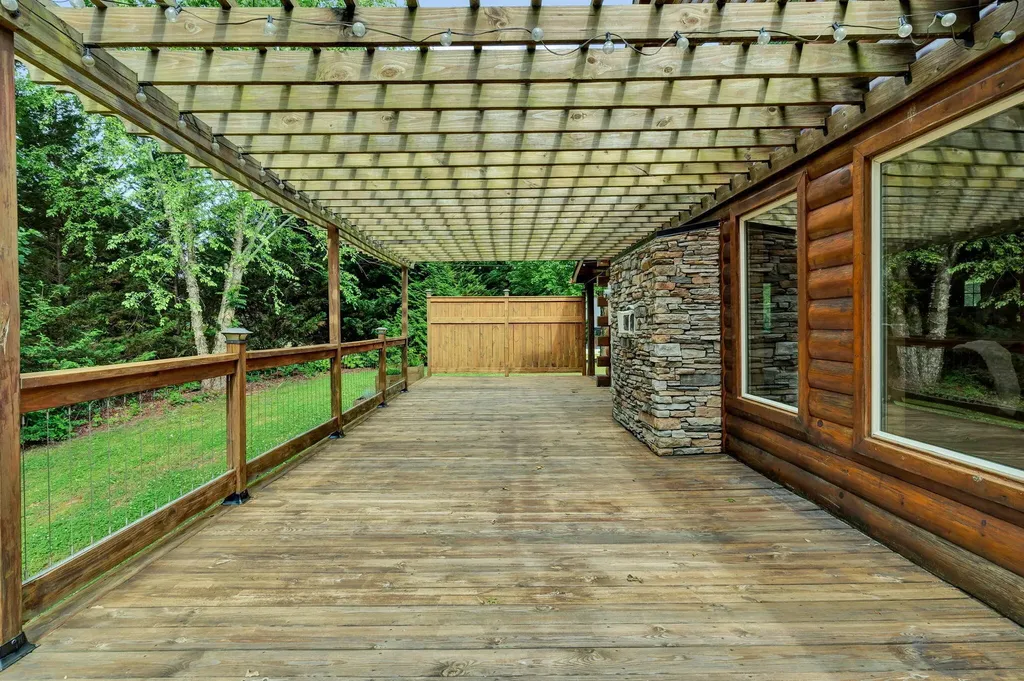 176 Rivers Edge Lane Benton TN 37307
