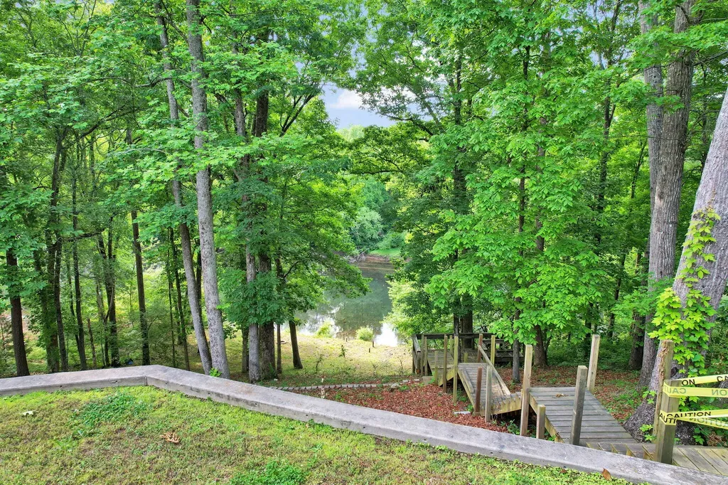 176 Rivers Edge Lane Benton TN 37307