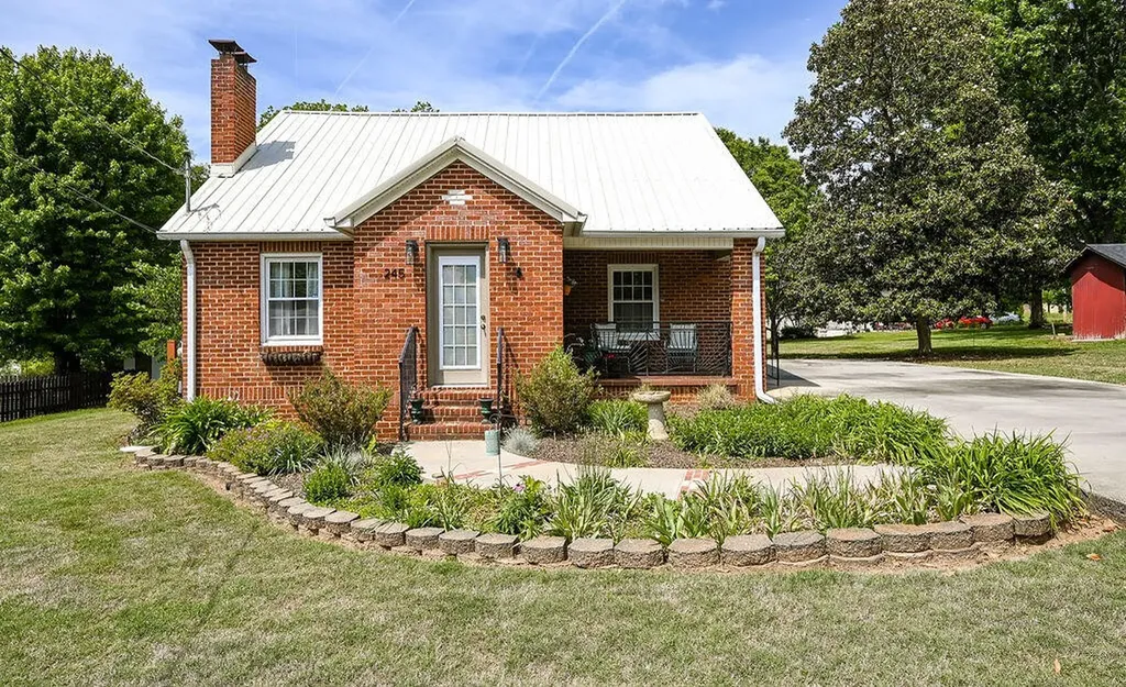245 Hiwassee Avenue, NE Cleveland TN 37312