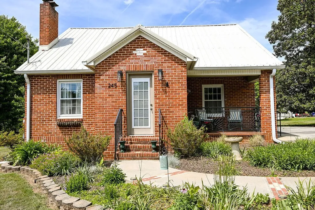 245 Hiwassee Avenue, NE Cleveland TN 37312