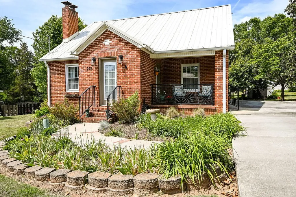 245 Hiwassee Avenue, NE Cleveland TN 37312