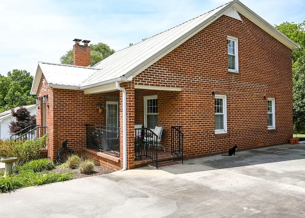 245 Hiwassee Avenue, NE Cleveland TN 37312