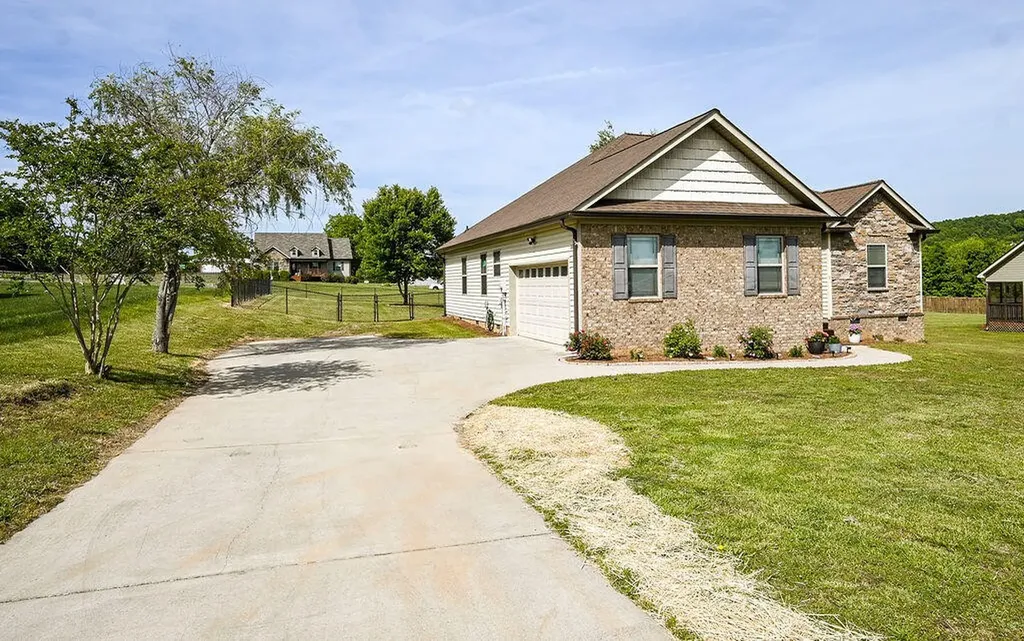 111 Hall Norwood Road, SE Cleveland TN 37311