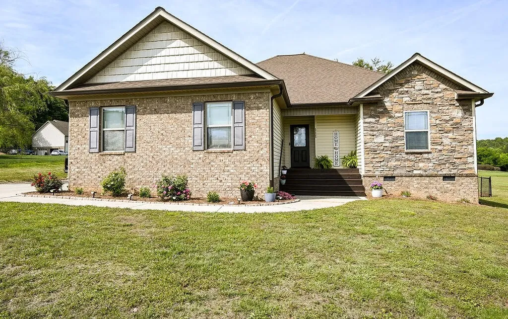 111 Hall Norwood Road, SE Cleveland TN 37311