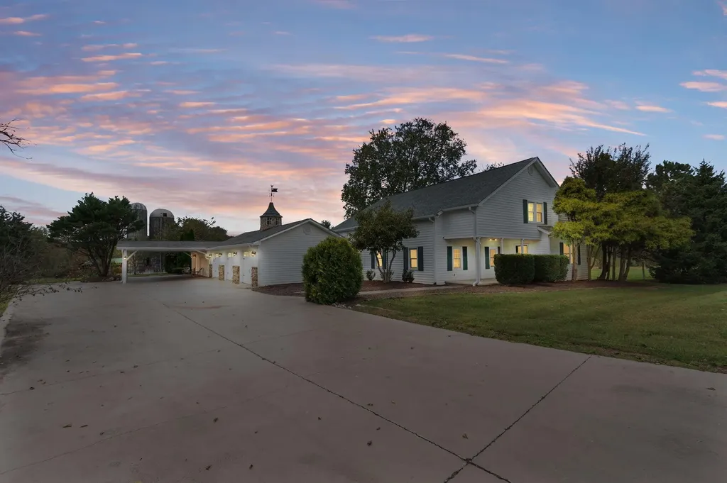 852 County Road 422 Englewood TN 37329