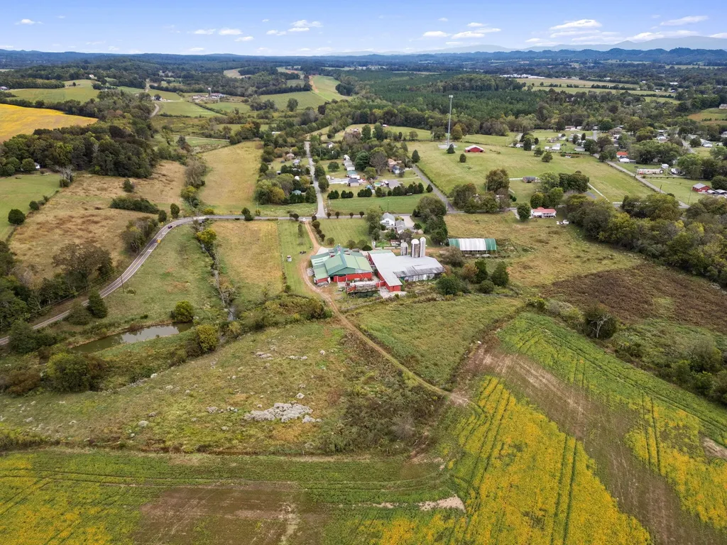 852 County Road 422 Englewood TN 37329