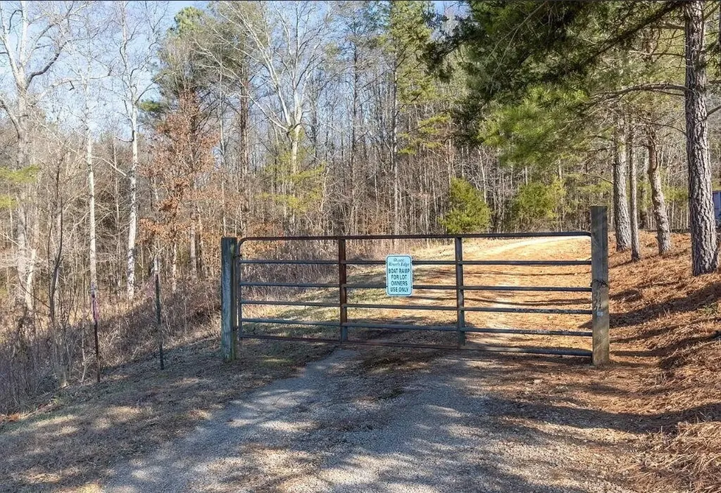 151 Rivers Edge Lane Benton TN 37307