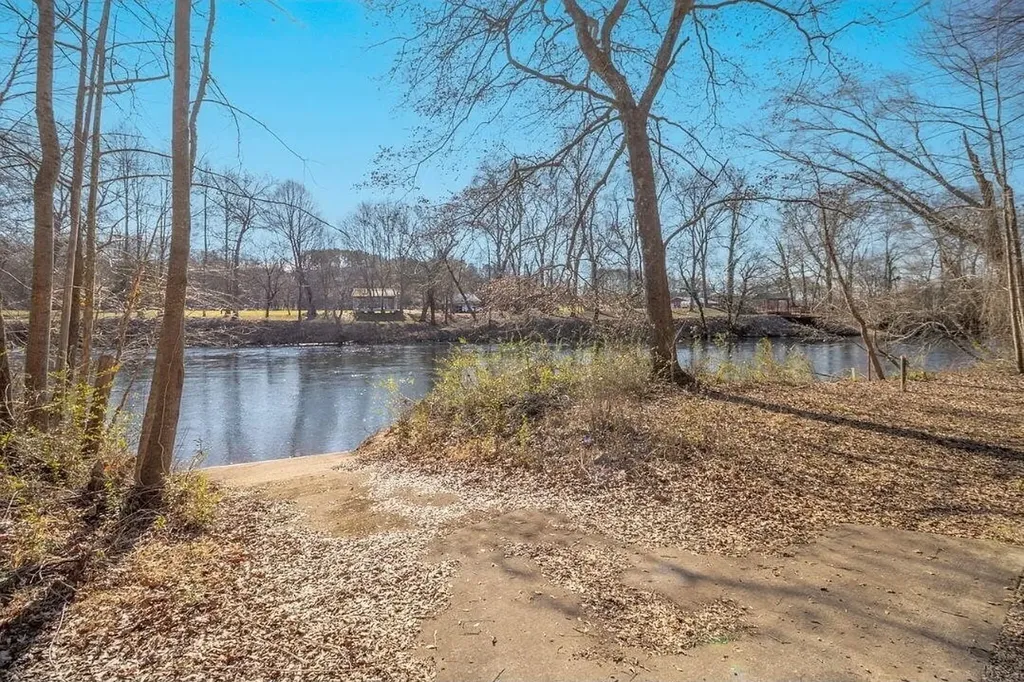 151 Rivers Edge Lane Benton TN 37307