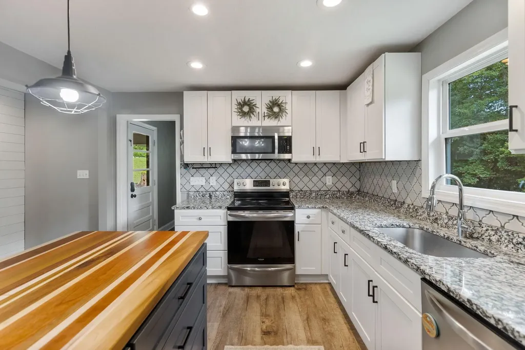 2430 Walnut Drive, NW Cleveland TN 37311