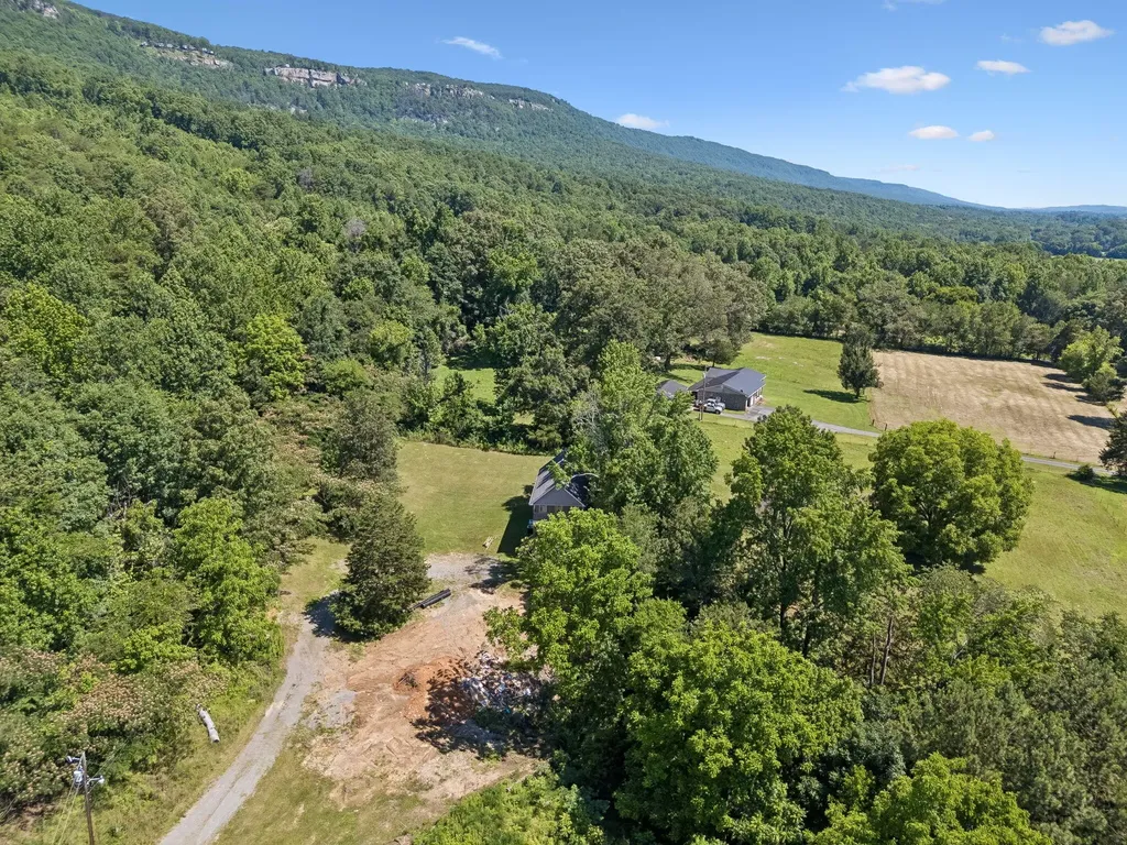 280 Hillside Road Whitwell TN 37397
