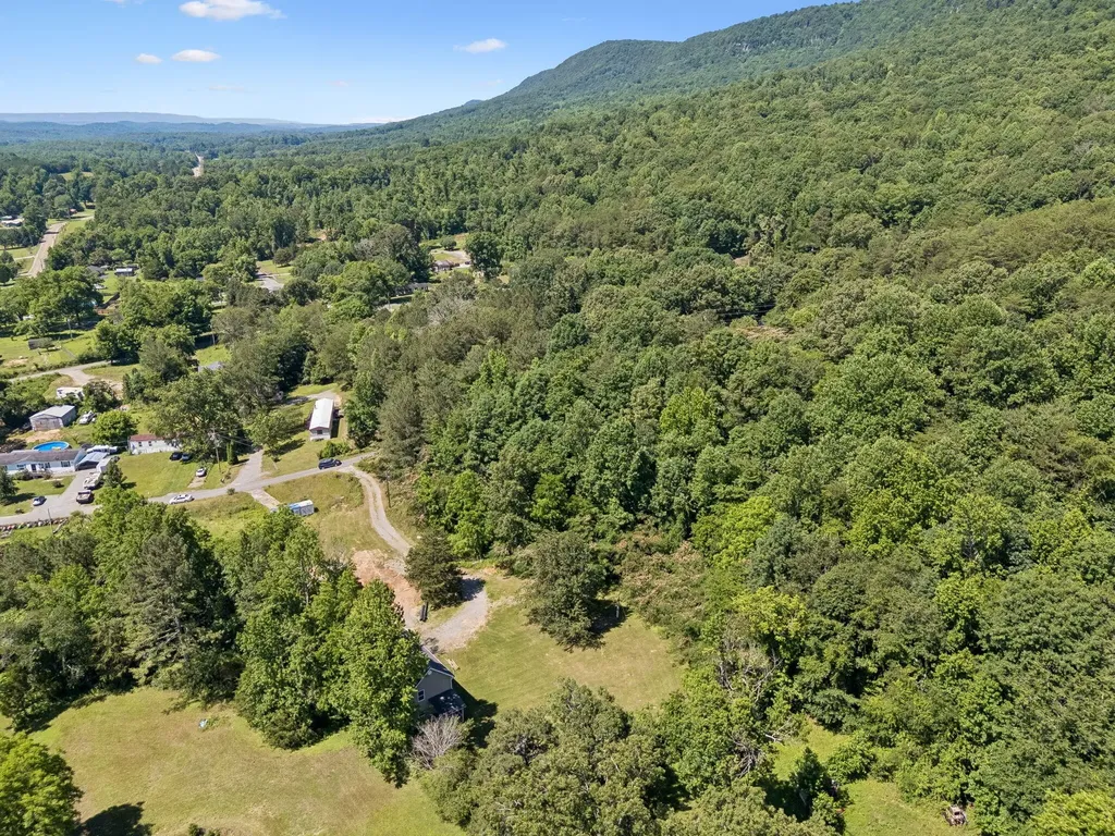 280 Hillside Road Whitwell TN 37397